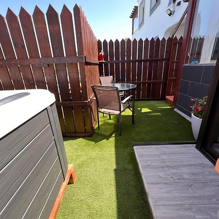 Estudio Agradable, Con Jacuzzi, Terraza Y Barbacoa, Totalmente Independiente Apartment Corralejo Luaran gambar