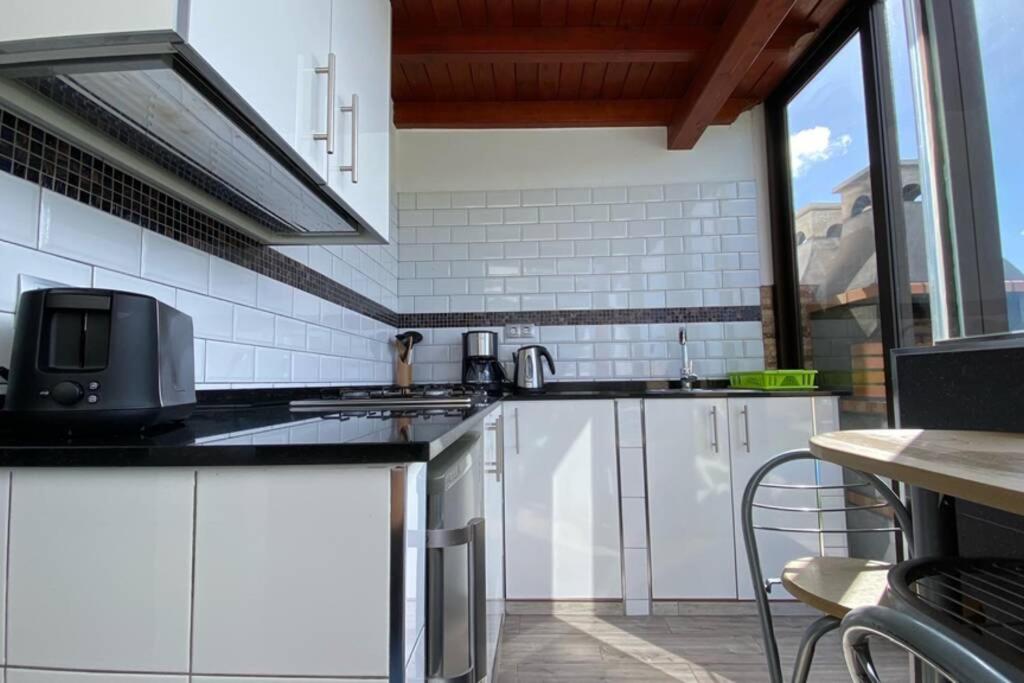 Estudio Agradable, Con Jacuzzi, Terraza Y Barbacoa, Totalmente Independiente Apartment Corralejo Luaran gambar