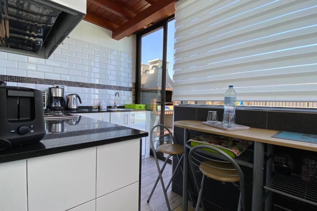 Estudio Agradable, Con Jacuzzi, Terraza Y Barbacoa, Totalmente Independiente Apartment Corralejo Luaran gambar