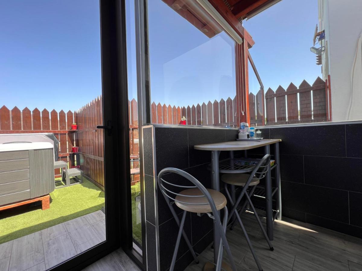 Estudio Agradable, Con Jacuzzi, Terraza Y Barbacoa, Totalmente Independiente Apartment Corralejo Luaran gambar